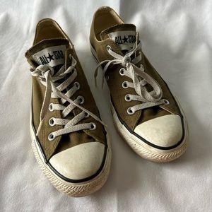 Olive Green / Moss Converse All Stars Women’s Size 8 Men’s Size 6
